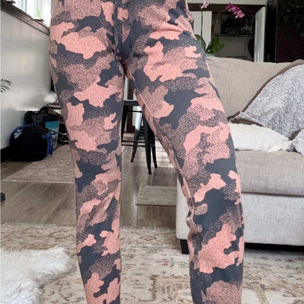 LULULEMON ALIGN JOGGERS